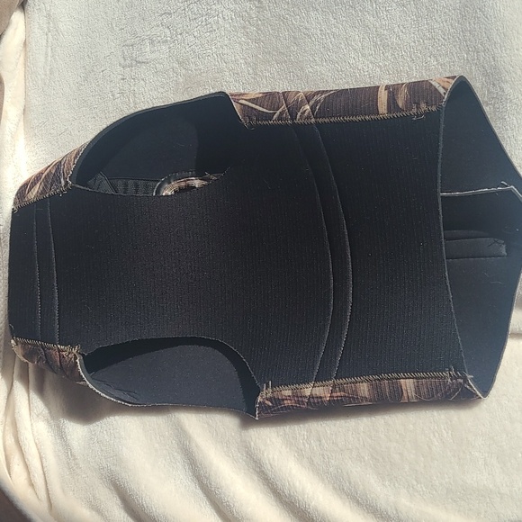 Dog camo hunting vest neoprene size M GUC - Picture 6 of 6